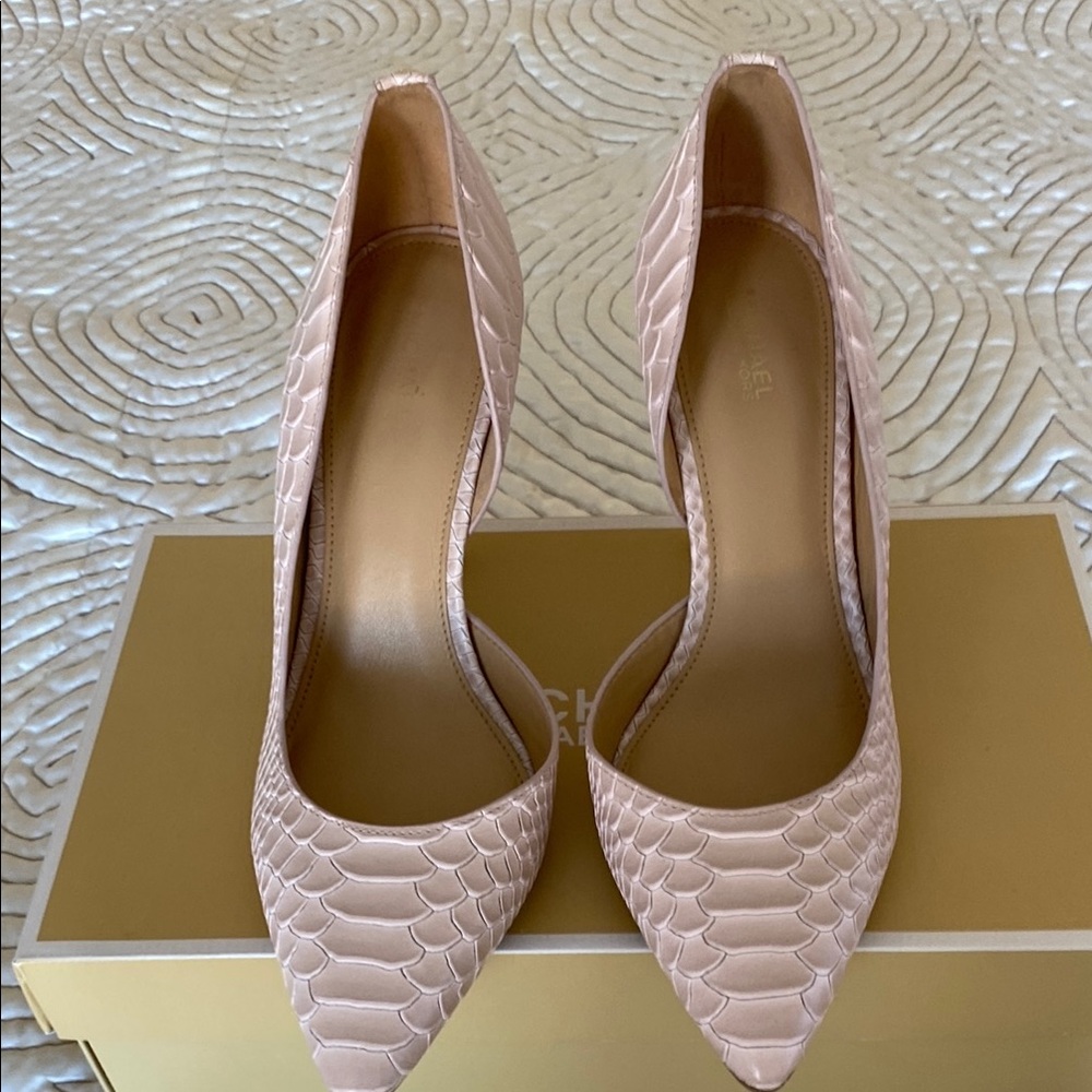 Michael Kors Soft Pink High Heel Pump 4 “